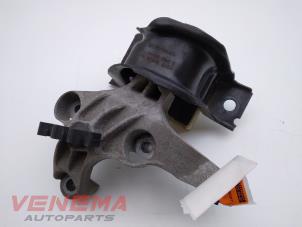 Gebruikte Motorrubber Renault Clio IV (5R) 1.5 Energy dCi 90 FAP Prijs € 24,99 Margeregeling aangeboden door Venema Autoparts