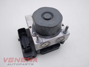 Gebruikte ABS Pomp Renault Clio IV (5R) 1.5 Energy dCi 90 FAP Prijs € 69,99 Margeregeling aangeboden door Venema Autoparts