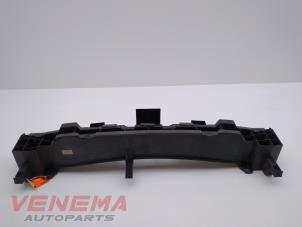 Gebruikte Bumpersteun midden-achter Renault Clio IV (5R) 1.5 Energy dCi 90 FAP Prijs € 39,99 Margeregeling aangeboden door Venema Autoparts