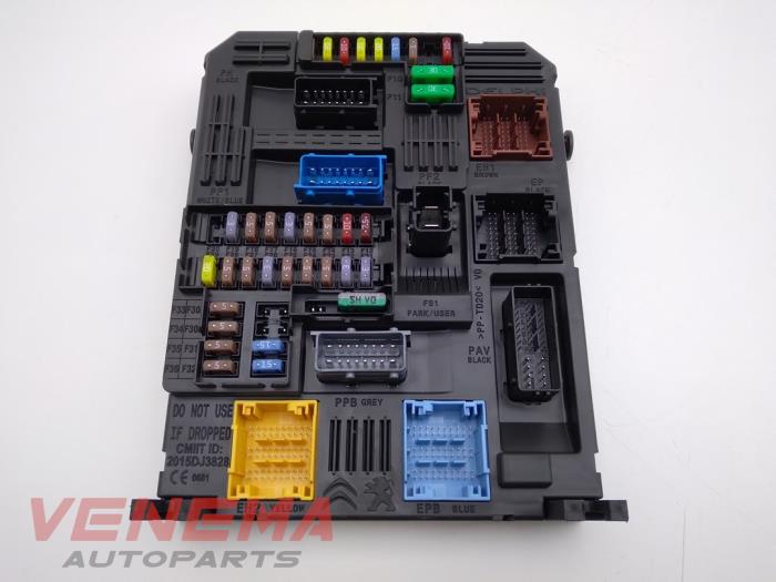 Gebruikte Bodycontrol Module Opel Corsa F (UB/UH/UP) 1.2 12V 100 Prijs € 99,99 Margeregeling aangeboden door Venema Autoparts