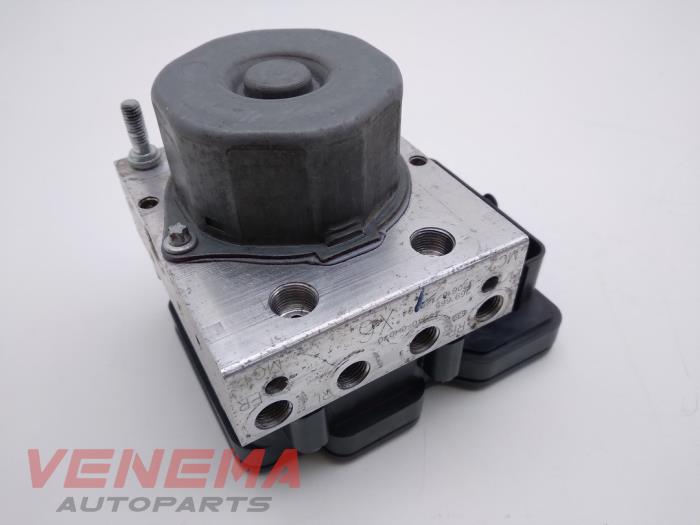 Gebruikte ABS Pomp Peugeot 108 1.2 VTi 12V Prijs € 12,99 Margeregeling aangeboden door Venema Autoparts