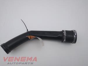 Gebruikte Intercooler Buis Mercedes C (W205) C-200 2.0 CGI 16V Prijs € 44,99 Margeregeling aangeboden door Venema Autoparts