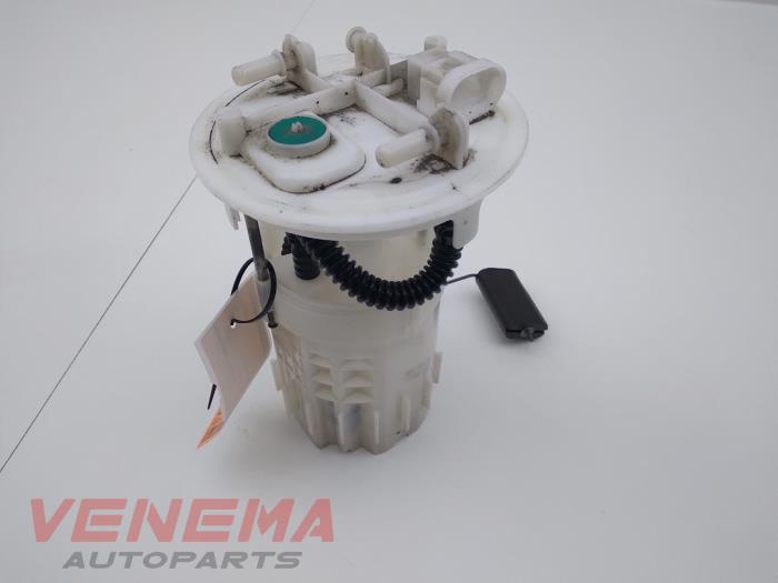 Gebruikte Tank element Pomp Renault Trafic New (FL) 2.0 dCi 16V 90 Prijs € 88,99 Margeregeling aangeboden door Venema Autoparts