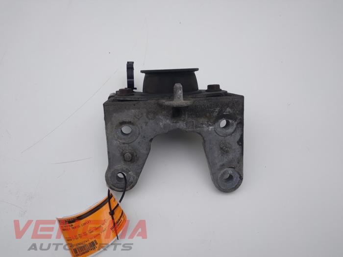 Gebruikte Motorrubber Renault Trafic New (FL) 2.0 dCi 16V 90 Prijs € 14,99 Margeregeling aangeboden door Venema Autoparts