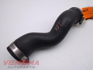 Gebruikte Intercooler Slang Ford Fiesta 6 (JA8) 1.0 EcoBoost 12V 100 Prijs € 24,99 Margeregeling aangeboden door Venema Autoparts