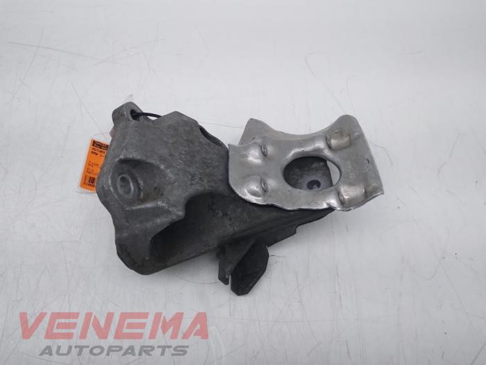 Gebruikte Motorrubber BMW 1 serie (F21) 114i 1.6 16V Prijs € 9,99 Margeregeling aangeboden door Venema Autoparts