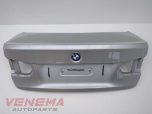 Gebruikte Kofferdeksel BMW 3 serie (F30) 320d xDrive 2.0 16V Prijs € 249,99 Margeregeling aangeboden door Venema Autoparts