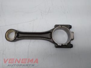 Gebruikte Drijfstang Skoda Superb Combi (3TAC/TAF) 1.6 TDI Prijs € 59,99 Margeregeling aangeboden door Venema Autoparts