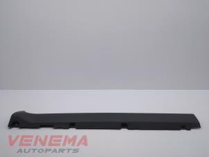 Gebruikte Sideskirt rechts Ford Kuga I 2.0 TDCi 16V 140 Prijs € 29,99 Margeregeling aangeboden door Venema Autoparts