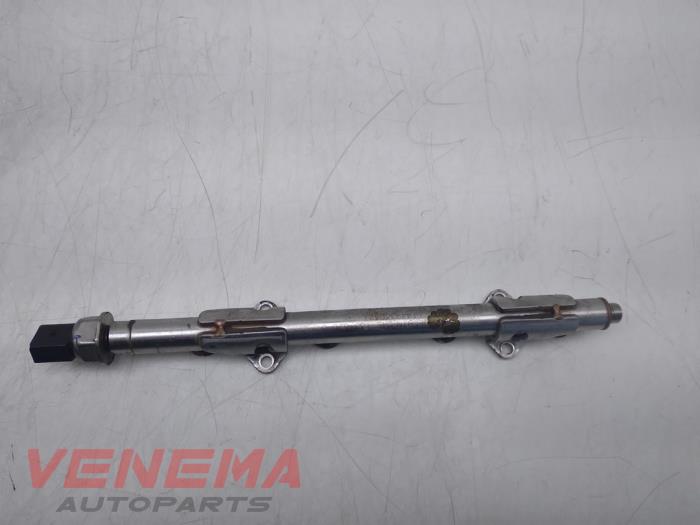 Gebruikte Injector brug Seat Leon (5FB) 1.2 TSI Ecomotive 16V Prijs € 29,99 Margeregeling aangeboden door Venema Autoparts