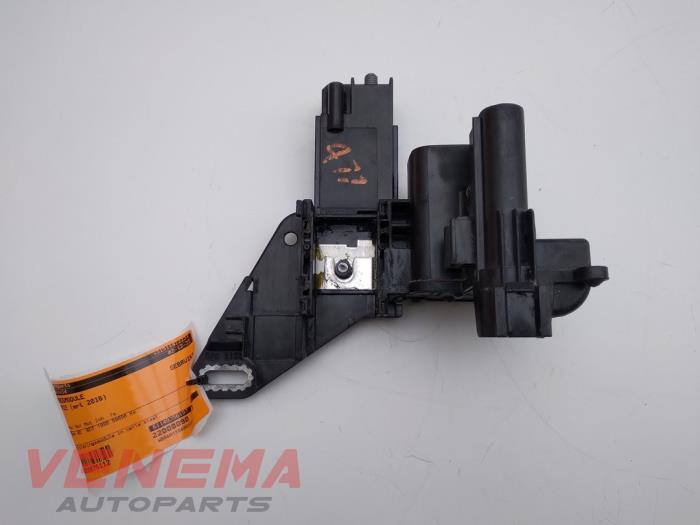 Gebruikte Module ontsteking BMW 4 serie Gran Coupe (F36) 420i 2.0 Turbo 16V Prijs € 49,99 Margeregeling aangeboden door Venema Autoparts