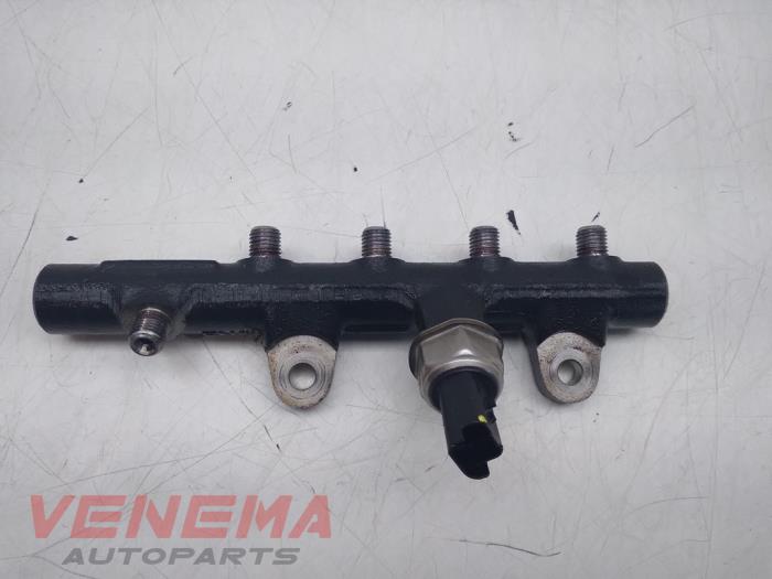 Gebruikte Brandstofverdeler Renault Megane IV Grand Coupe (RFBL) 1.5 Energy dCi 110 Prijs € 69,99 Margeregeling aangeboden door Venema Autoparts