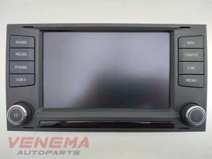 Gebruikte Display Multi Media regelunit Seat Leon ST (5FF) 1.4 TSI 16V Prijs € 299,99 Margeregeling aangeboden door Venema Autoparts