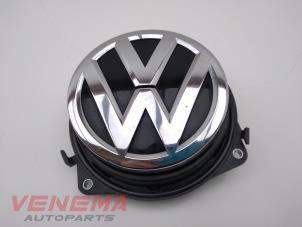 Gebruikte Handgreep Achterklep Volkswagen Golf VII Variant (AUVV) 1.6 TDI BlueMotion 16V Prijs € 24,99 Margeregeling aangeboden door Venema Autoparts