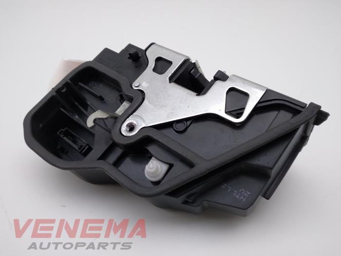 Deurslot Mechaniek 4Deurs links-achter van een BMW 4 serie Gran Coupe (F36) 420i 2.0 Turbo 16V 2016