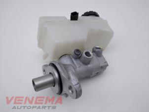 Gebruikte Hoofdremcilinder Dacia Sandero II 0.9 TCE 12V Prijs € 49,99 Margeregeling aangeboden door Venema Autoparts