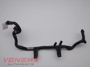 Gebruikte Koelwaterslang BMW 1 serie (E81) 116i 1.6 16V Prijs € 19,99 Margeregeling aangeboden door Venema Autoparts