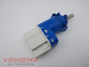 Gebruikte Remlicht Schakelaar Ford Kuga I 2.0 TDCi 16V 140 Prijs € 9,99 Margeregeling aangeboden door Venema Autoparts