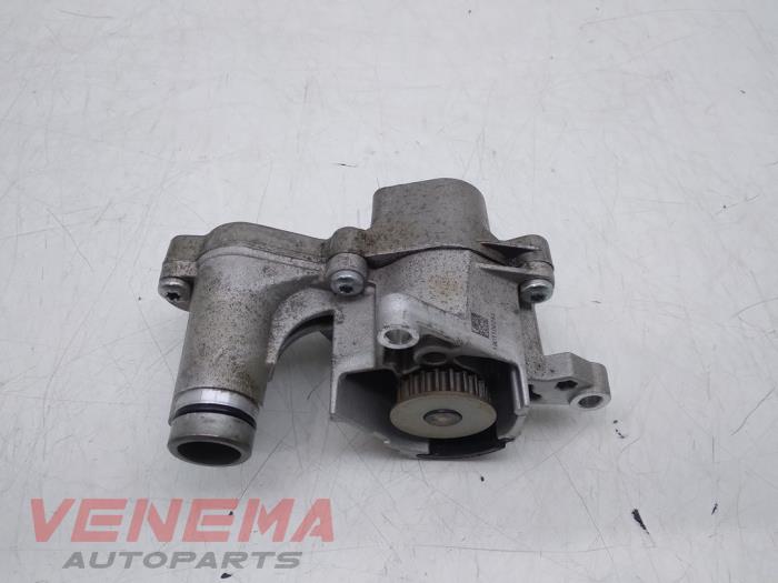 Gebruikte Waterpomp Ford Focus 4 1.0 Ti-VCT EcoBoost 12V 125 Prijs € 99,99 Margeregeling aangeboden door Venema Autoparts