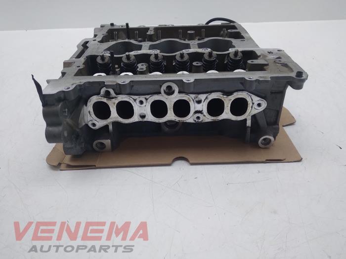 Gebruikte Cilinderkop Ford Focus 4 1.0 Ti-VCT EcoBoost 12V 125 Prijs € 362,99 Inclusief btw aangeboden door Venema Autoparts