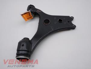 Gebruikte Triangel rechts-voor Mercedes B (W245) 1.7 B-170 16V Prijs € 49,99 Margeregeling aangeboden door Venema Autoparts