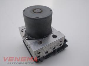 Gebruikte ABS Pomp Mercedes B (W245) 1.7 B-170 16V Prijs € 49,99 Margeregeling aangeboden door Venema Autoparts