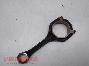 Gebruikte Drijfstang Mercedes ML II (164/4JG) 3.5 350 4-Matic V6 24V Prijs € 69,99 Margeregeling aangeboden door Venema Autoparts