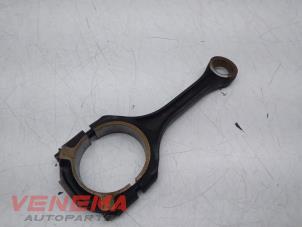 Gebruikte Drijfstang Mercedes ML II (164/4JG) 3.5 350 4-Matic V6 24V Prijs € 69,99 Margeregeling aangeboden door Venema Autoparts