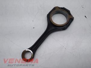 Gebruikte Drijfstang Mercedes ML II (164/4JG) 3.5 350 4-Matic V6 24V Prijs € 69,99 Margeregeling aangeboden door Venema Autoparts