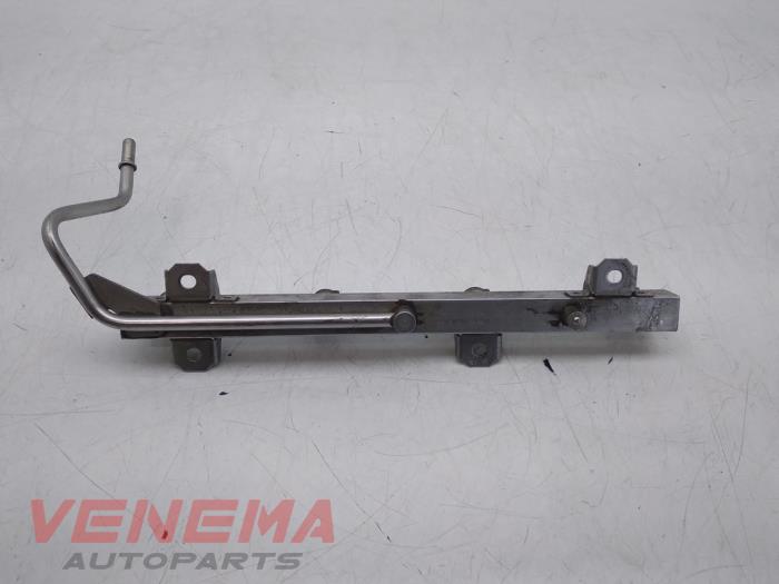 Gebruikte Verstuiver brug BMW 3 serie (E93) 320i 16V Prijs € 29,99 Margeregeling aangeboden door Venema Autoparts