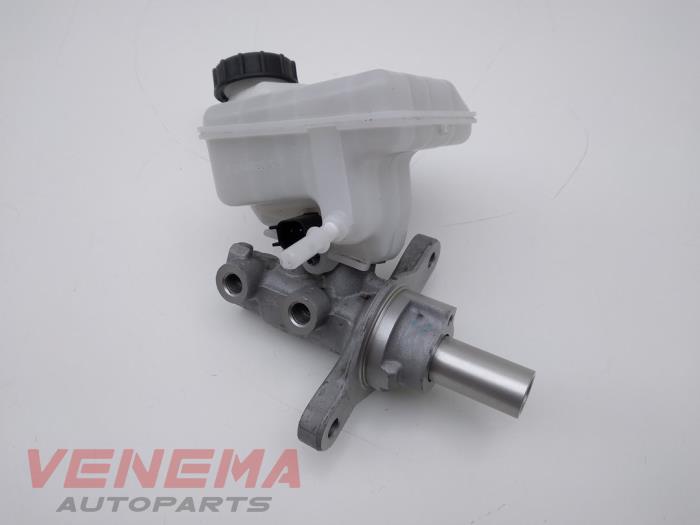 Gebruikte Hoofdremcilinder Ford Fiesta 7 1.0 EcoBoost 12V 100 Prijs € 24,99 Margeregeling aangeboden door Venema Autoparts