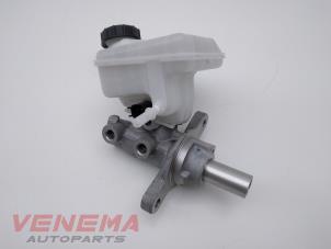 Gebruikte Hoofdremcilinder Ford Fiesta 7 1.0 EcoBoost 12V 100 Prijs € 49,99 Margeregeling aangeboden door Venema Autoparts