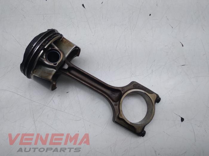 Gebruikte Drijfstang BMW 1 serie (F20) 116i 1.6 16V Prijs € 49,99 Margeregeling aangeboden door Venema Autoparts