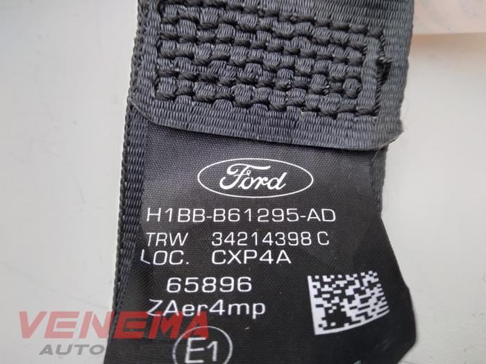 Veiligheidsgordel links-voor van een Ford Fiesta 7 1.0 EcoBoost 12V 100 2017