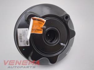 Gebruikte Rembooster Ford Fiesta 7 1.0 EcoBoost 12V 100 Prijs € 59,99 Margeregeling aangeboden door Venema Autoparts
