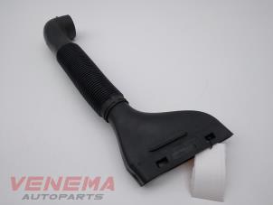 Gebruikte Luchtinlaat slang Mercedes B (W245) 1.7 B-170 16V Prijs € 14,99 Margeregeling aangeboden door Venema Autoparts