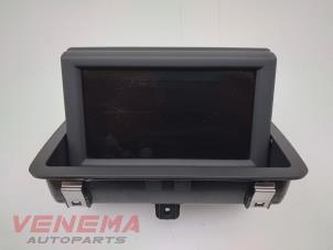 Gebruikte Display Multi Media regelunit Audi A1 Sportback (8XA/8XF) 1.6 TDI 16V Prijs € 149,99 Margeregeling aangeboden door Venema Autoparts