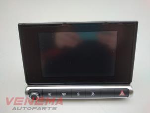 Gebruikte Display Multi Media regelunit Citroen C4 Cactus (0B/0P) 1.2 PureTech 82 12V Prijs € 299,99 Margeregeling aangeboden door Venema Autoparts