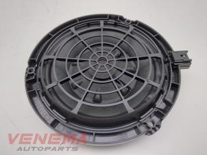 Gebruikte Luidspreker Citroen C4 Cactus (0B/0P) 1.2 PureTech 82 12V Prijs € 14,99 Margeregeling aangeboden door Venema Autoparts