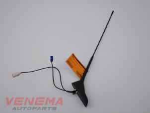 Gebruikte Antenne Citroen C4 Cactus (0B/0P) 1.2 PureTech 82 12V Prijs € 34,99 Margeregeling aangeboden door Venema Autoparts