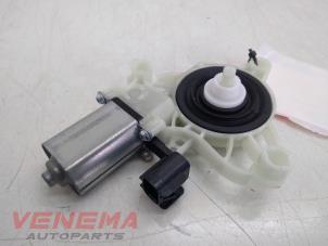 Gebruikte Motor electrisch raam Ford Fiesta 7 1.0 EcoBoost 12V Prijs € 24,99 Margeregeling aangeboden door Venema Autoparts