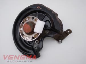 Gebruikte Fusee links-achter Volkswagen Golf VI Cabrio (1K) 2.0 TDI 16V Prijs € 19,99 Margeregeling aangeboden door Venema Autoparts