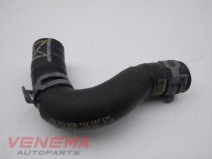 Gebruikte Radiateurslang Volkswagen Golf VI Cabrio (1K) 2.0 TDI 16V Prijs € 9,99 Margeregeling aangeboden door Venema Autoparts