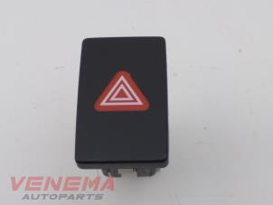 Gebruikte Paniekverlichtings Schakelaar Volkswagen Golf VI Cabrio (1K) 2.0 TDI 16V Prijs € 9,99 Margeregeling aangeboden door Venema Autoparts