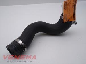 Gebruikte Intercooler Slang Ford Transit 2.0 TDCi 16V Eco Blue 130 Prijs € 24,99 Margeregeling aangeboden door Venema Autoparts
