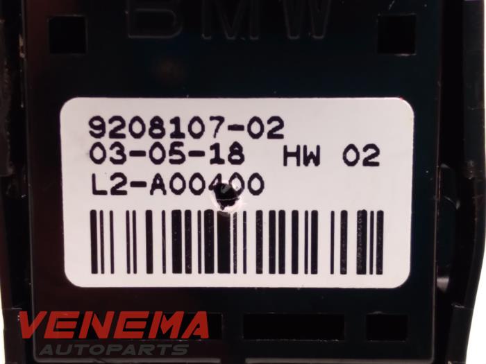 Schakelaar Elektrisch Raam van een BMW 1 serie (F20) 116i 1.5 12V 2018