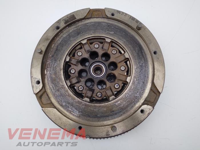 Gebruikte Vliegwiel dubbele massa BMW 1 serie (F20) 116i 1.5 12V Prijs € 249,99 Margeregeling aangeboden door Venema Autoparts