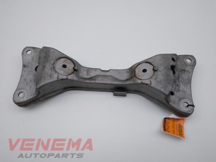 Gebruikte Versnellingsbak Steun BMW 1 serie (F20) 116i 1.5 12V Prijs € 24,99 Margeregeling aangeboden door Venema Autoparts
