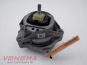 Gebruikte Motorsteun BMW 1 serie (F21) 118i 1.5 TwinPower 12V Prijs € 24,99 Margeregeling aangeboden door Venema Autoparts