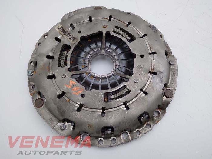 Gebruikte Koppelingsset (compleet) BMW 1 serie (F21) 118i 1.5 TwinPower 12V Prijs € 99,99 Margeregeling aangeboden door Venema Autoparts